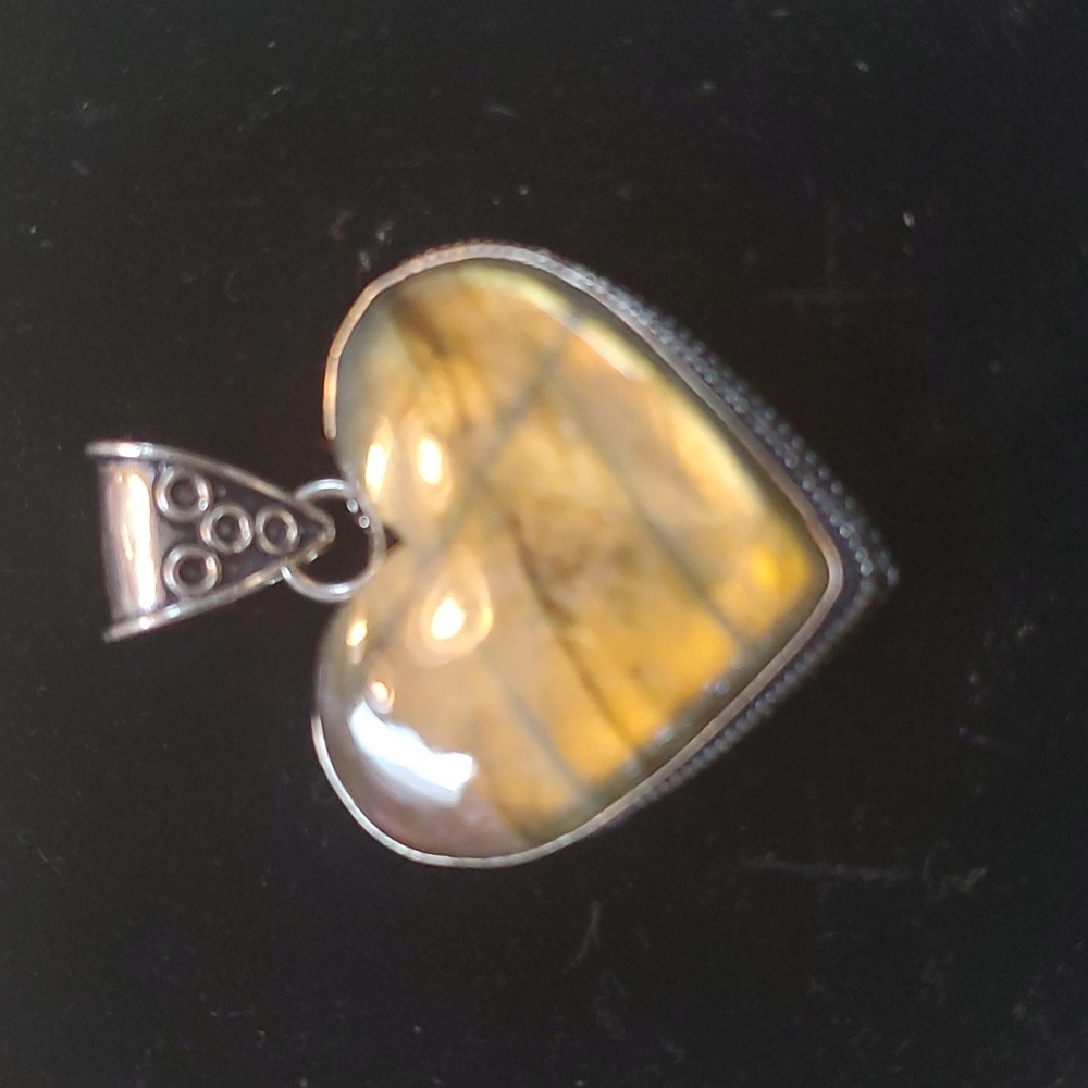 Labradorite pendant